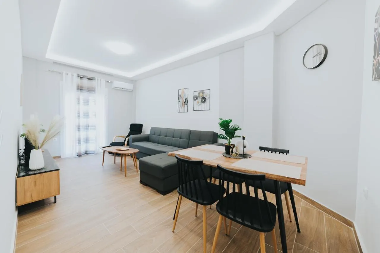 Comfy And Stylish Apartment Selanik