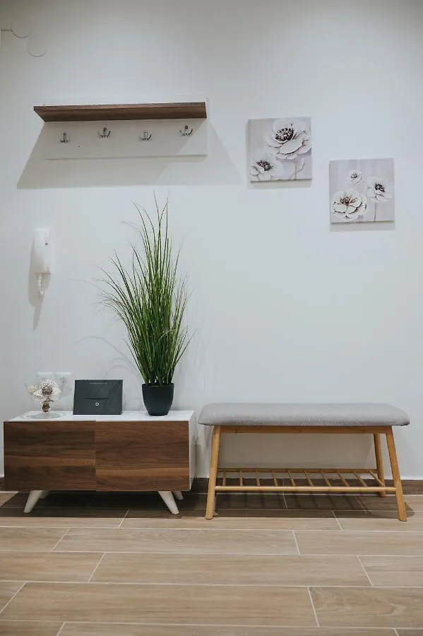 Comfy And Stylish Apartment Selanik